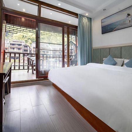 Fenghuang Ancient Town Lazy Cat Riverside Inn Bagian luar foto