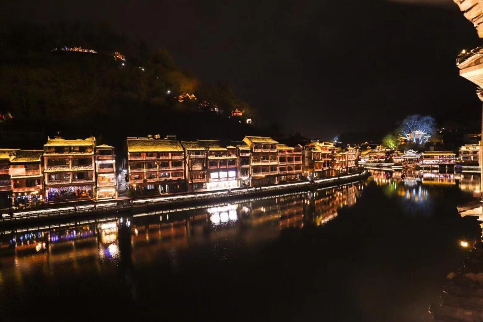 Fenghuang Ancient Town Lazy Cat Riverside Inn Bagian luar foto