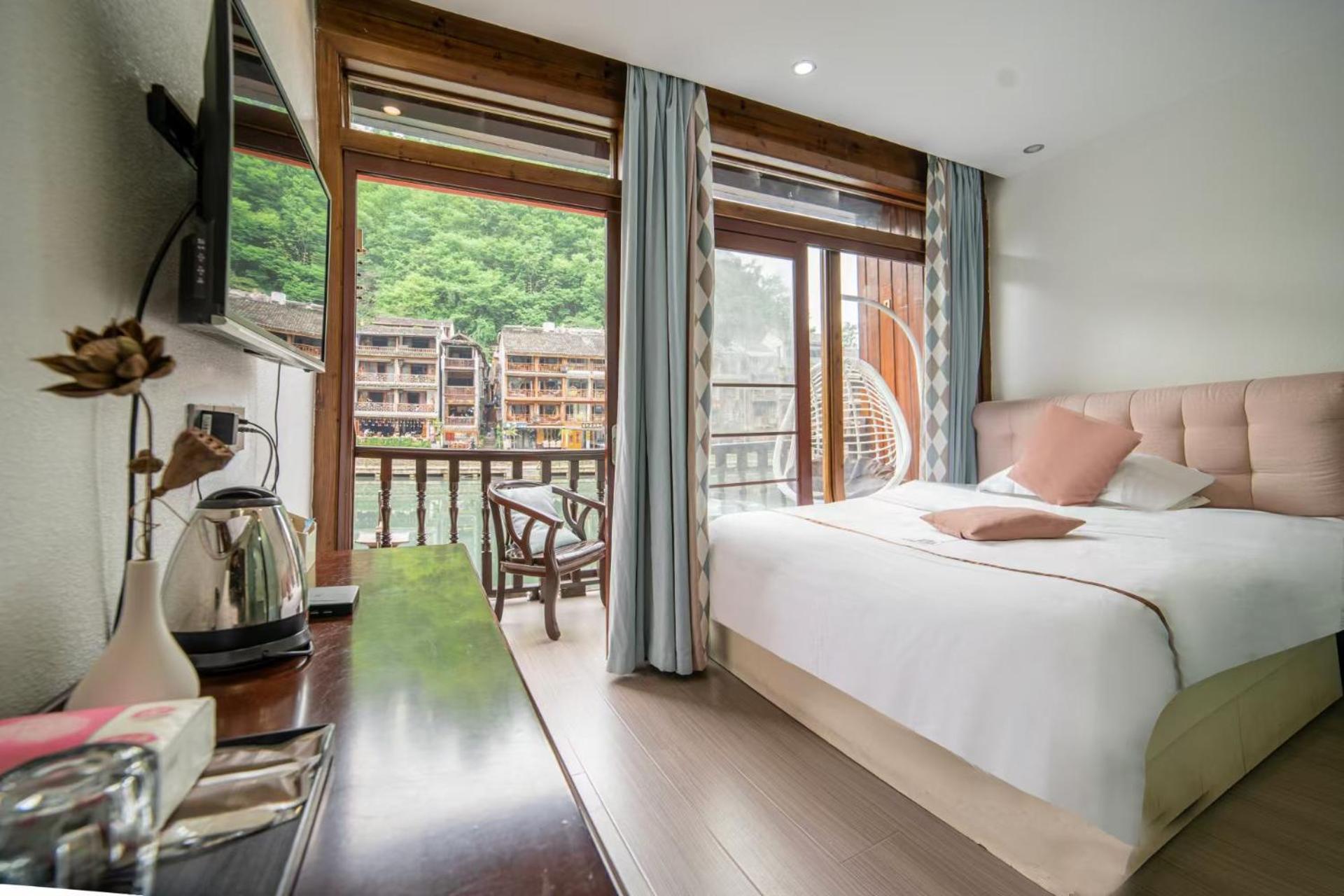 Fenghuang Ancient Town Lazy Cat Riverside Inn Bagian luar foto