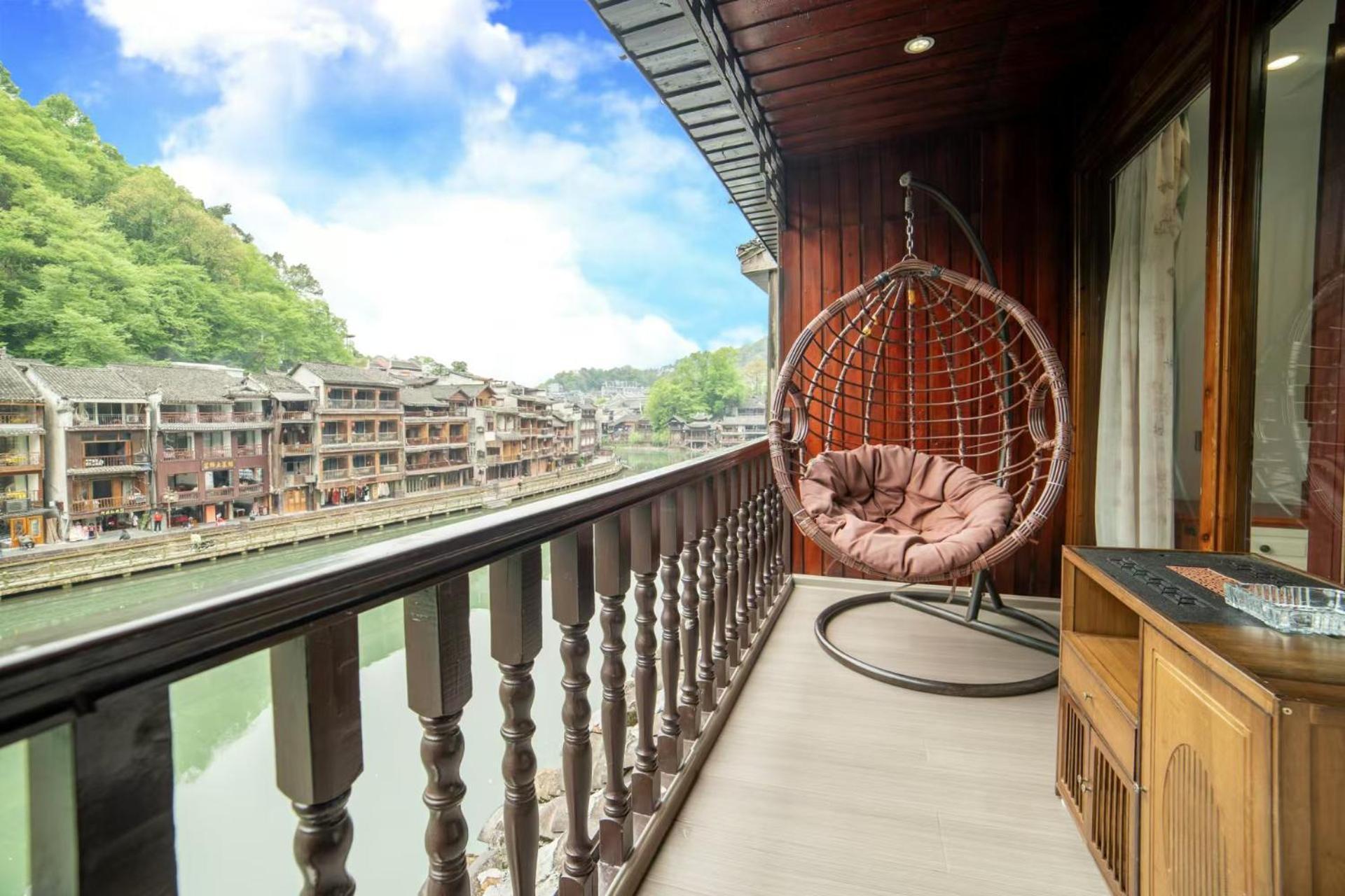 Fenghuang Ancient Town Lazy Cat Riverside Inn Bagian luar foto