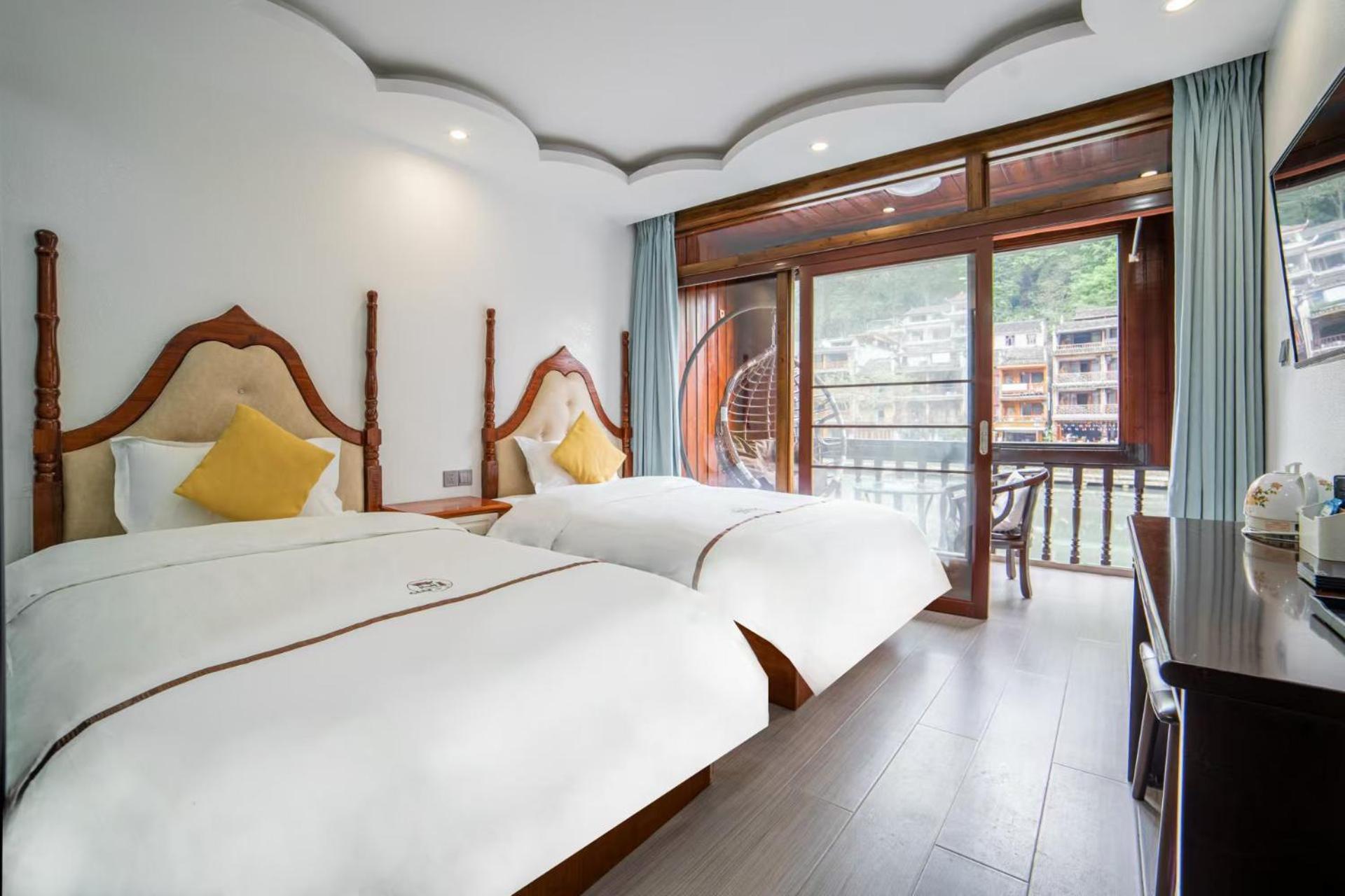 Fenghuang Ancient Town Lazy Cat Riverside Inn Bagian luar foto