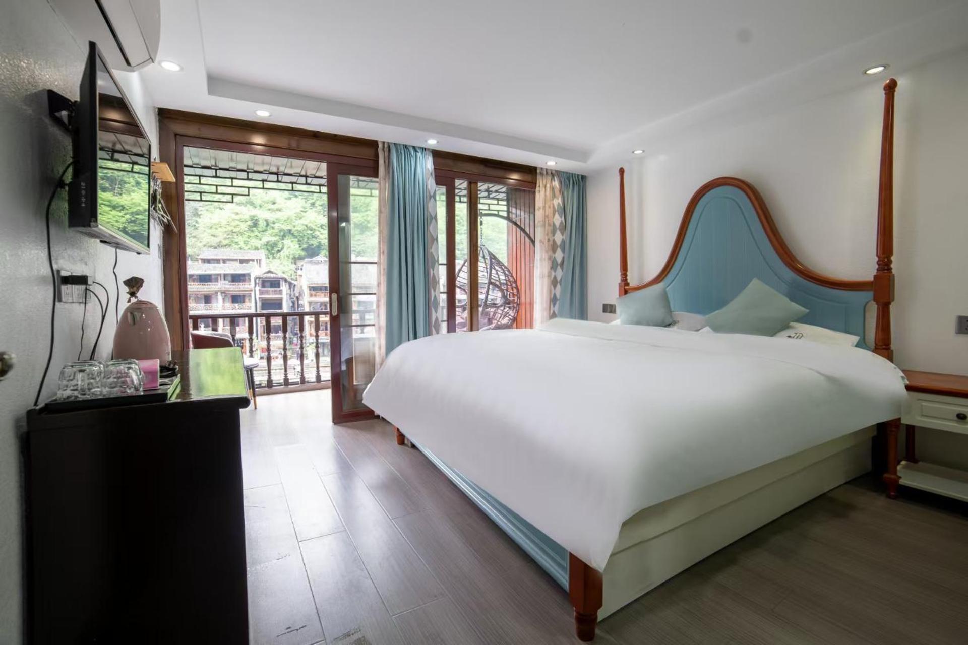 Fenghuang Ancient Town Lazy Cat Riverside Inn Bagian luar foto