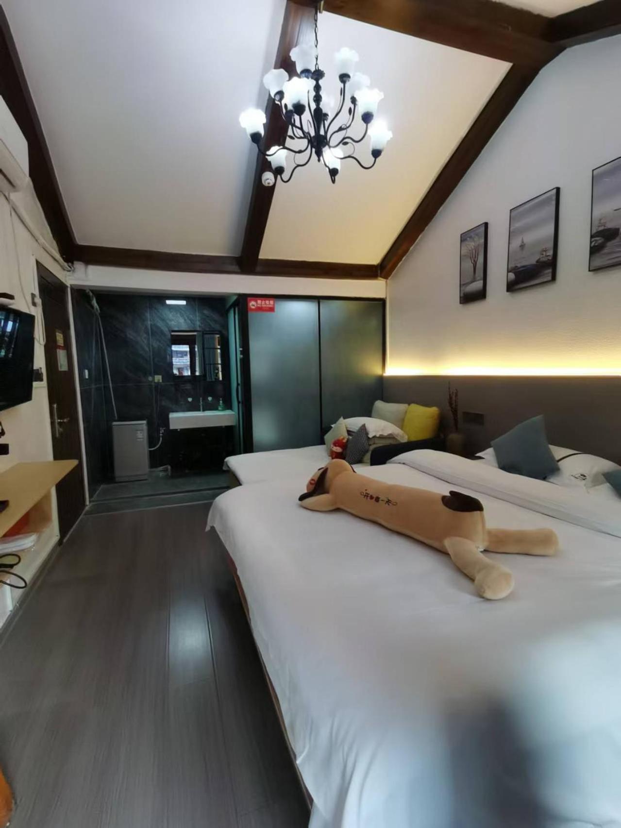 Fenghuang Ancient Town Lazy Cat Riverside Inn Bagian luar foto
